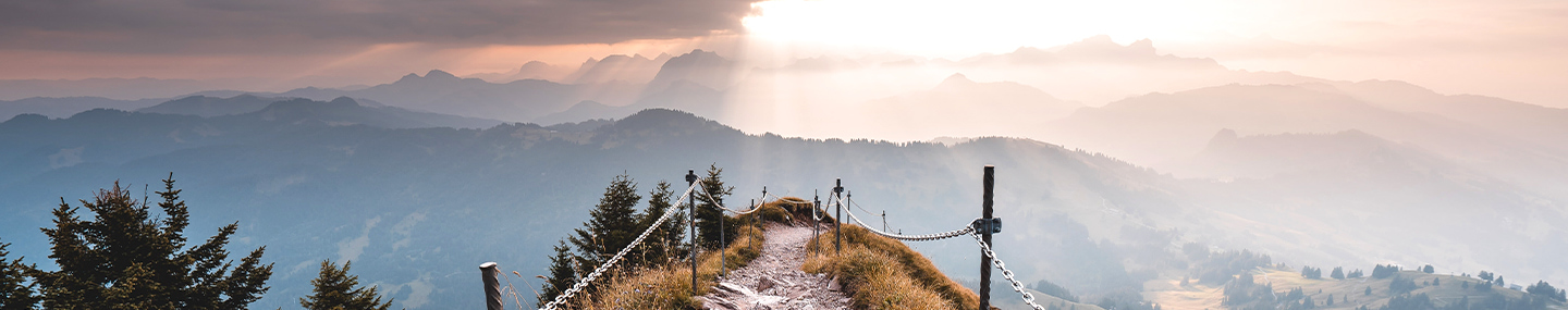 GOD&#039;S POWERFUL PRESENCE