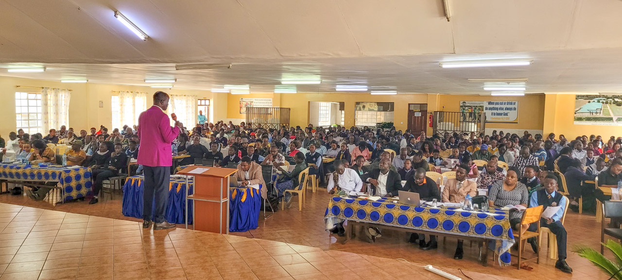 Grade 9 Students, Parents & Teachers Meet to Explore Pathways and Careers